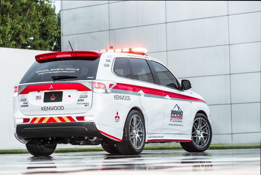  Mitsubishi Pikes Peak Safety Cars 2013 года  (фото 3 из 9)